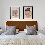 Διαμέρισμα Constantin - Chic 2-bdr With Balcony *