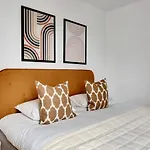 Constantin - Chic 2-bdr With Balcony Apartment Copenhagen