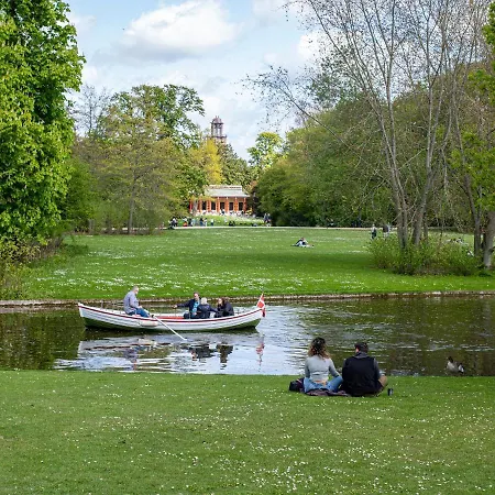 Constantin - Chic 2-bdr With Balcony *