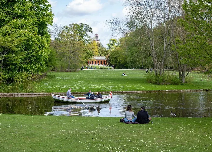 Constantin - Chic 2-bdr With Balcony *